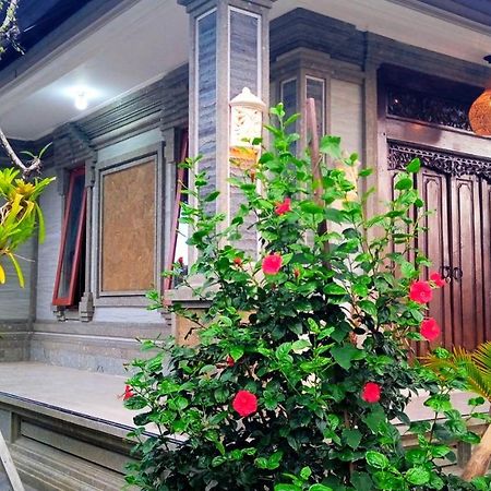 Regina Guest House Ubud Esterno foto