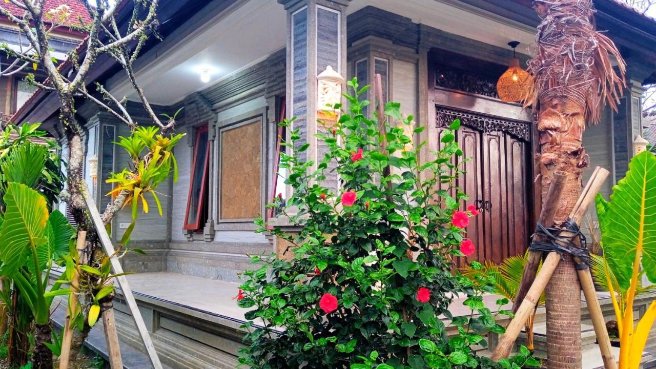 Regina Guest House Ubud Esterno foto